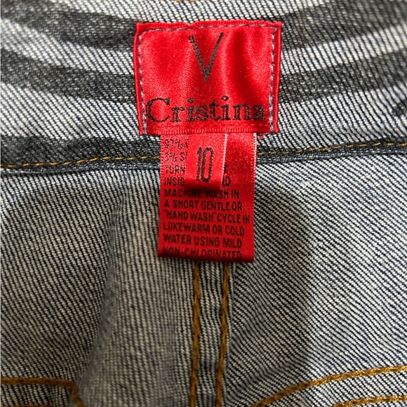 V Christina Fancy Denim Capris - Picture 7 of 8